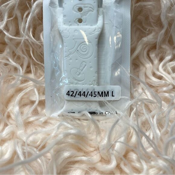 Cute Snail Themed Engraved 42/44/45mm L Apple Watch Band Strap Replacement White - Picture 3 of 4